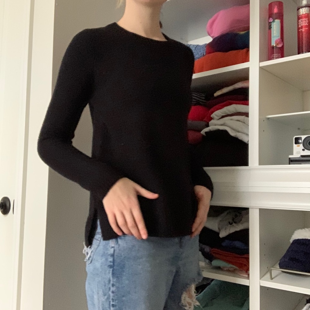 BLACK CREWNECK - Picture 3 of 5
